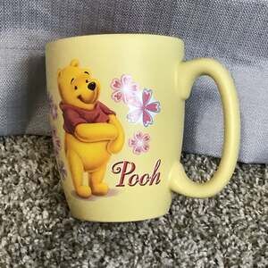 Disney Store Winnie the Pooh Floral Ceramic Coffee Mug Yellow